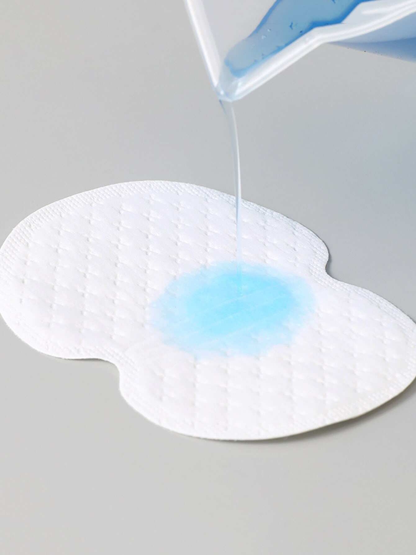 10pcs Disposable Sweat-absorbing Patch Summer Deodorants Cotton Pads Underarm Armpit Sweat Pads Dress Disposable Stop